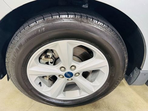 Used 2020 Ford Edge SE image 7