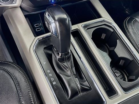Used 2019 Ford F150 Lariat w/ Equipment Group 502A Luxury AWD/4WD image 18