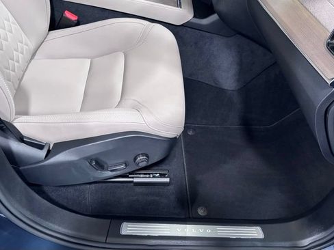 Certified 2026 Volvo XC90 B6 Plus AWD/4WD image 18