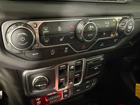 New 2026 Jeep Gladiator Rubicon w/ Whitecap Package AWD/4WD image 33