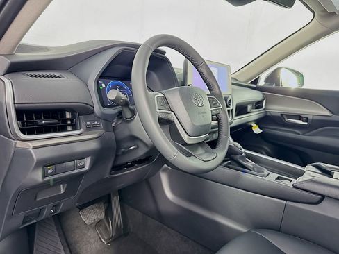 New 2026 Toyota Grand Highlander XLE image 11