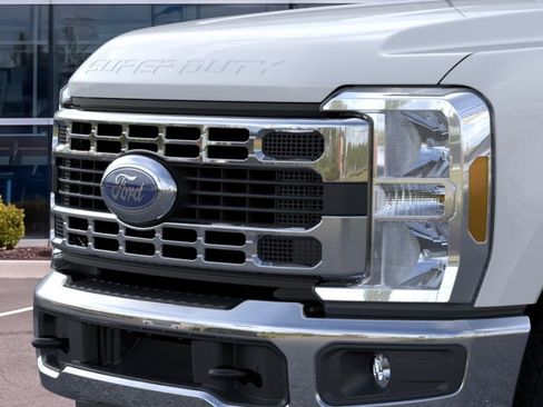 New 2026 Ford F250 XLT w/ FX4 Off-Road Package AWD/4WD image 19