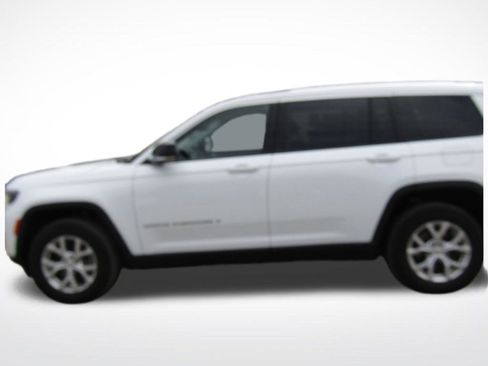 Used 2023 Jeep Grand Cherokee L Limited AWD/4WD image 2