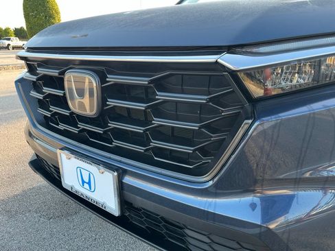 Used 2023 Honda CR-V LX image 14