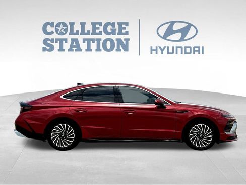 Used 2025 Hyundai Sonata Limited FWD image 11