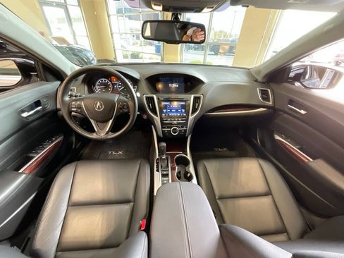 Used 2015 Acura TLX FWD image 9