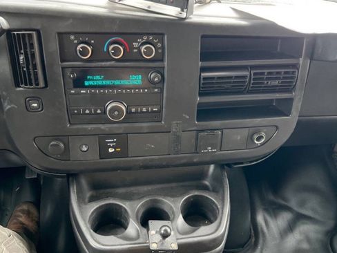 Used 2017 Chevrolet Express 3500 image 22