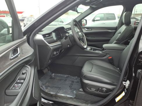 New 2026 Jeep Grand Cherokee L Limited AWD/4WD image 7