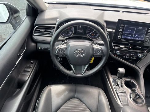 Used 2024 Toyota Camry SE FWD image 3
