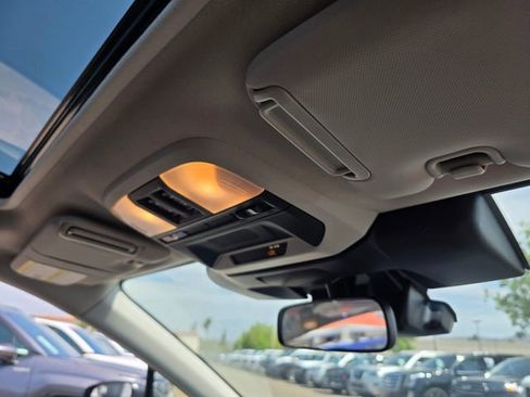 Used 2025 Subaru Crosstrek 2.0i Premium image 13