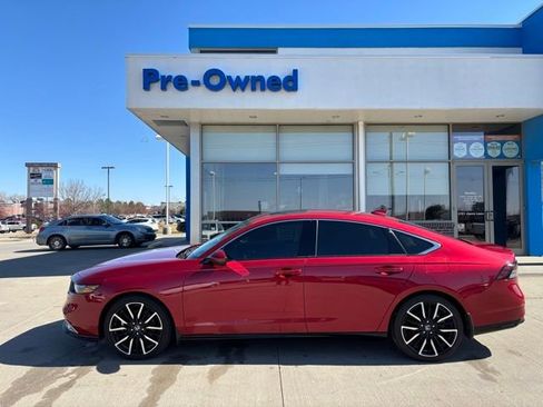 Used 2025 Honda Accord Touring image 8