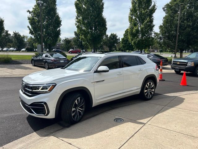 Used 2021 Volkswagen Atlas Cross Sport SEL Premium R-Line AWD/4WD image 3