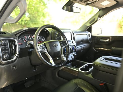 Used 2019 Chevrolet Silverado 1500 LT Trail Boss AWD/4WD image 11