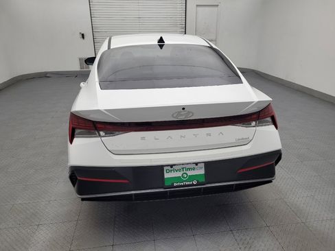 Used 2025 Hyundai Elantra Limited w/ Cargo Package FWD image 6