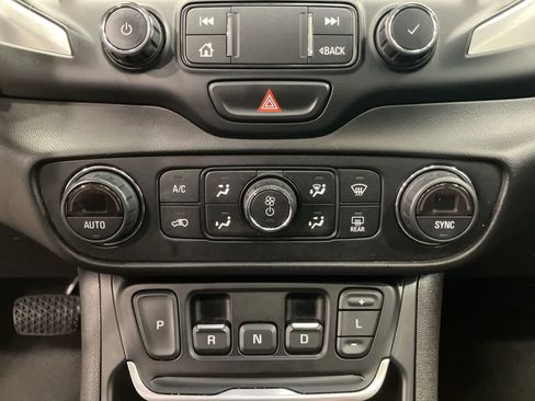 Used 2020 GMC Terrain SLT w/ Preferred Package image 22