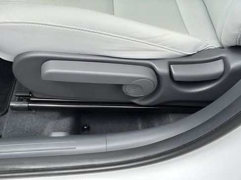 Used 2024 Hyundai Kona SE AWD/4WD image 13