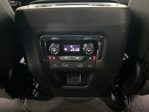 New 2026 Chevrolet Suburban High Country image 21