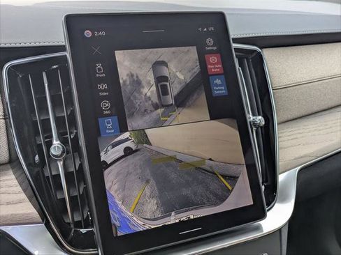 New 2026 Volvo XC90 B5 Plus w/ Protection Package image 10