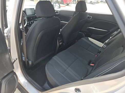 Used 2025 Hyundai Venue SEL FWD image 28
