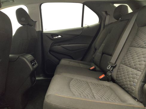 Used 2021 Chevrolet Equinox LT FWD image 18