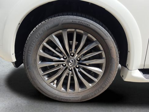 Used 2023 INFINITI QX80 Sensory w/ All-Season Package AWD/4WD image 26