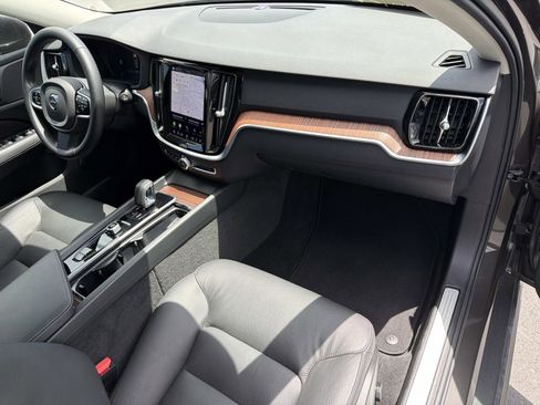 Certified 2025 Volvo V60 B5 Cross Country Plus AWD/4WD image 26