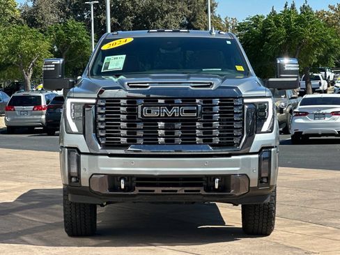 Used 2024 GMC Sierra 2500 Denali Ultimate w/ Max Trailering Package AWD/4WD image 10