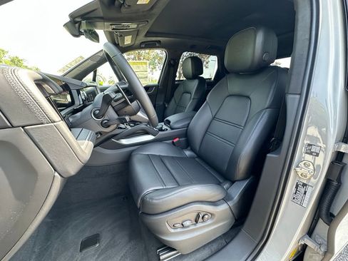 New 2026 Porsche Cayenne Turbo AWD/4WD image 5
