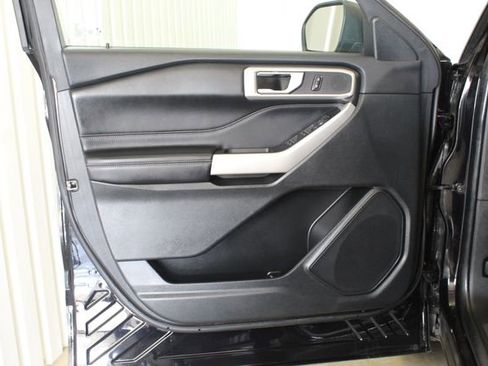 Used 2023 Ford Explorer XLT w/ Equipment Group 202A RWD image 9