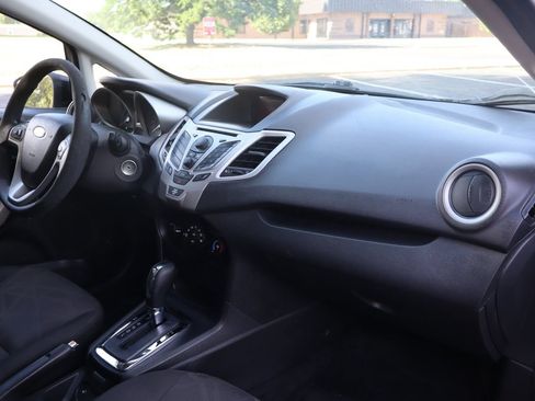 Used 2013 Ford Fiesta SE FWD image 17