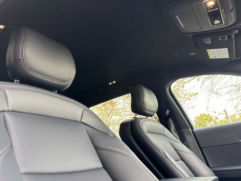 Used 2025 Lincoln Nautilus Premier w/ Jet Appearance Package image 16