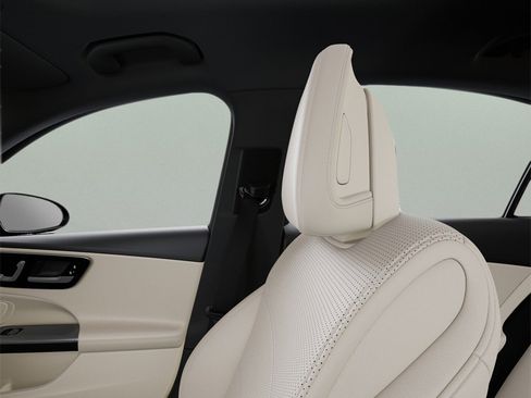 Used 2025 Mercedes-Benz C 300 Sedan image 45