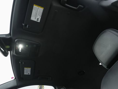 Used 2024 GMC Acadia Elevation image 21