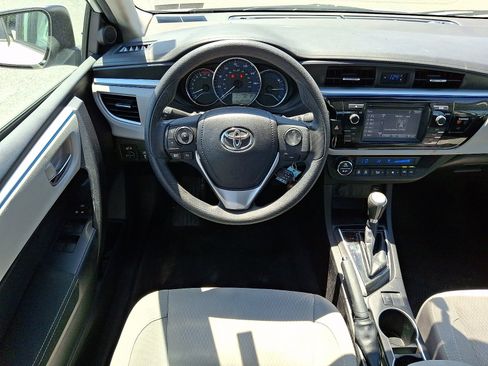 Used 2015 Toyota Corolla LE FWD image 14