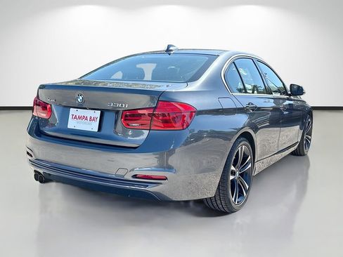 Used 2018 BMW 330i xDrive Sedan w/ Premium Package AWD/4WD image 3