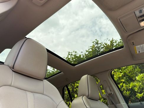 Used 2012 Lincoln MKX AWD image 15