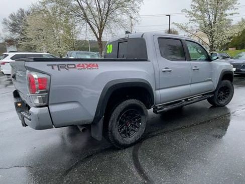Certified 2020 Toyota Tacoma TRD Off-Road w/ TRD Premium Off Road Package AWD/4WD image 8