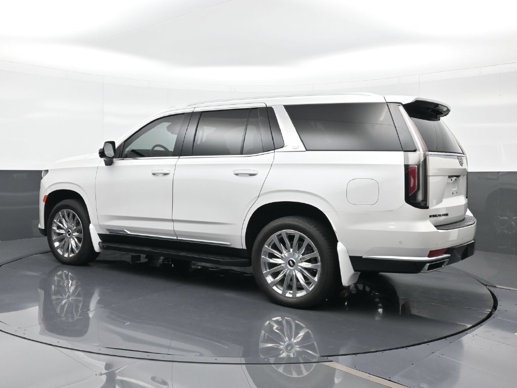 Used 2023 Cadillac Escalade Premium Luxury RWD image 2