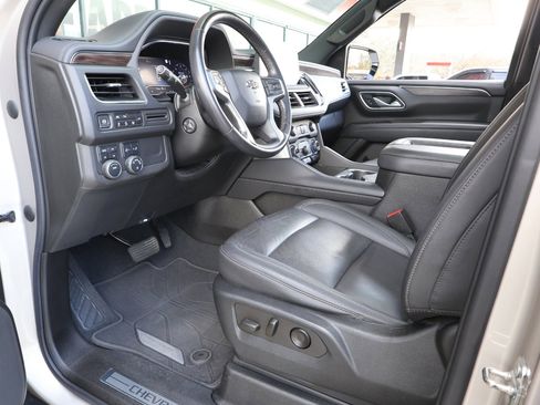 Used 2022 Chevrolet Tahoe Z71 w/ Luxury Package image 32