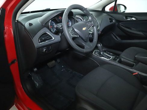 Used 2017 Chevrolet Cruze LT image 14