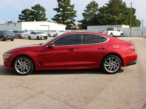 Used 2022 Genesis G70 2.0T RWD image 3
