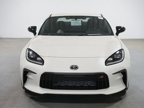 New 2026 Toyota GR86 Premium RWD image 2