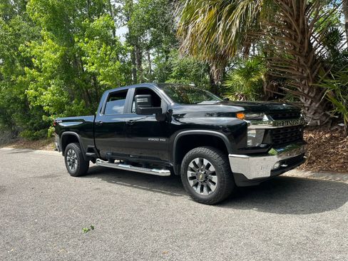 Used 2021 Chevrolet Silverado 2500 LT w/ All Star Edition AWD/4WD image 2