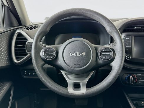 Used 2025 Kia Soul LX w/ LX Technology Package image 18