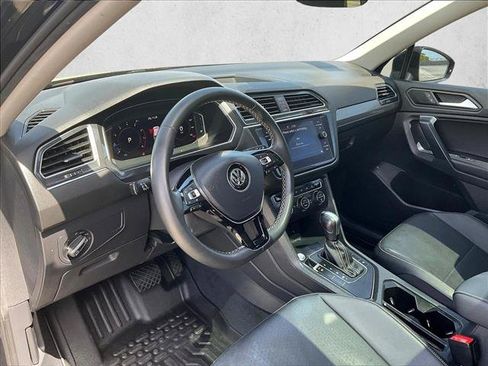 Used 2021 Volkswagen Tiguan SEL FWD image 13