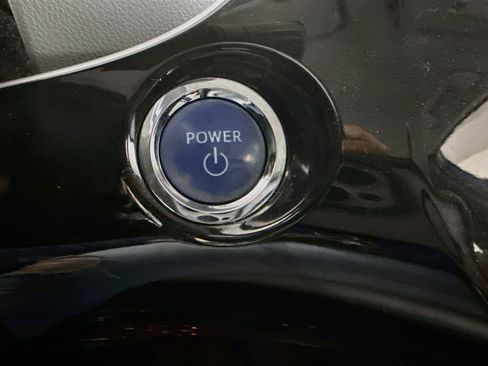 Used 2016 Toyota Prius Four Touring FWD image 21