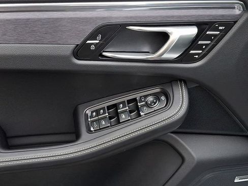 Certified 2025 Porsche Macan GTS AWD/4WD image 16