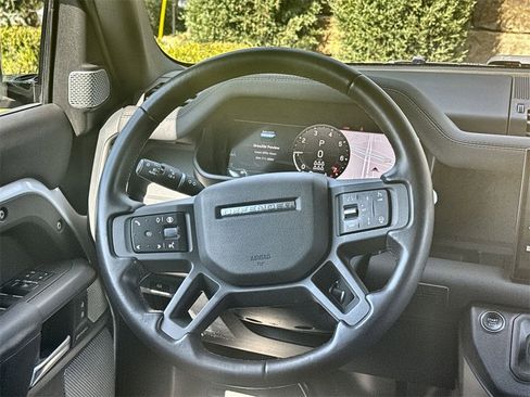 Used 2024 Land Rover Defender 130 X-Dynamic SE image 22