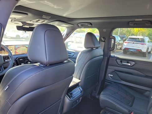 New 2026 Nissan Armada PRO-4X AWD/4WD image 13