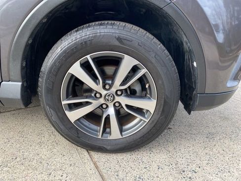 Used 2018 Toyota RAV4 XLE image 23